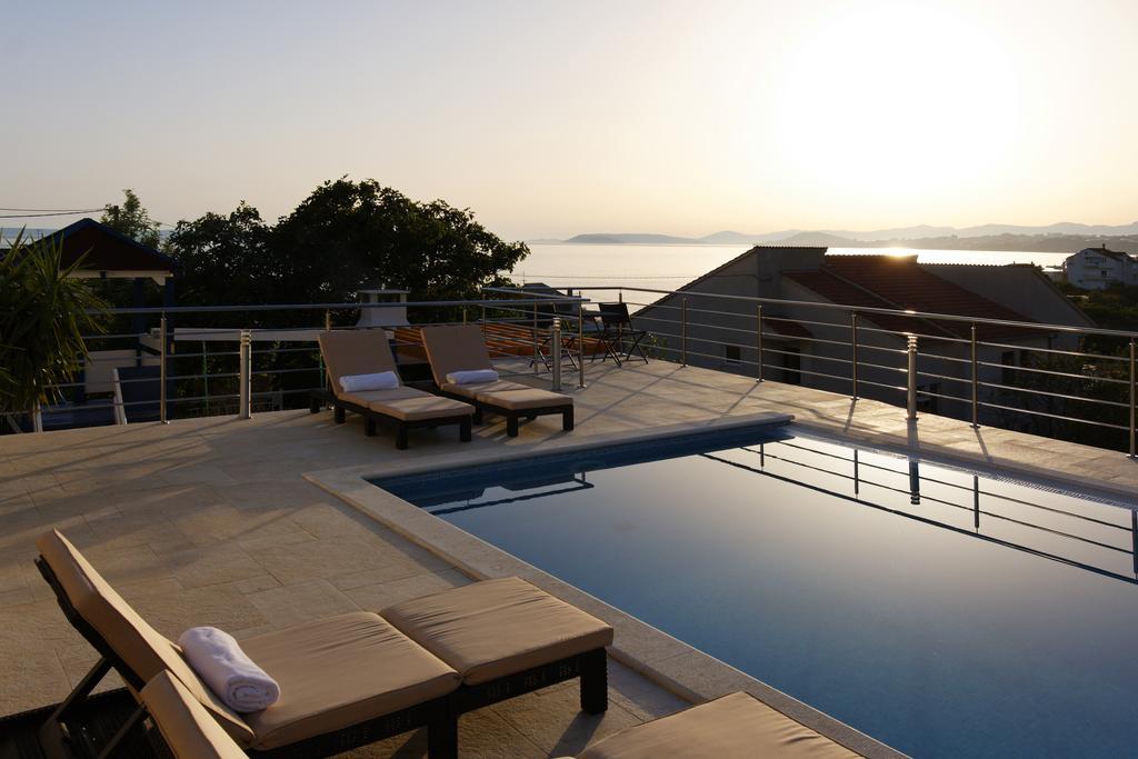 Villa Mermaid Your Croatian Haven With Luxury Pool And Scenic Views 珀德垂那 外观 照片
