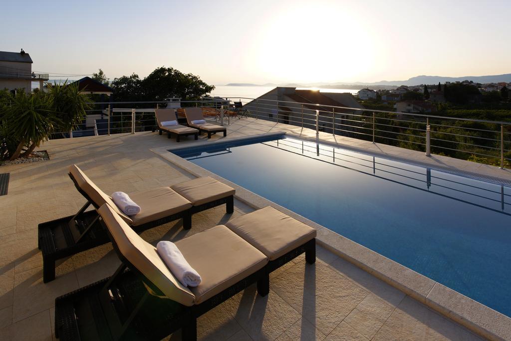 Villa Mermaid Your Croatian Haven With Luxury Pool And Scenic Views 珀德垂那 外观 照片