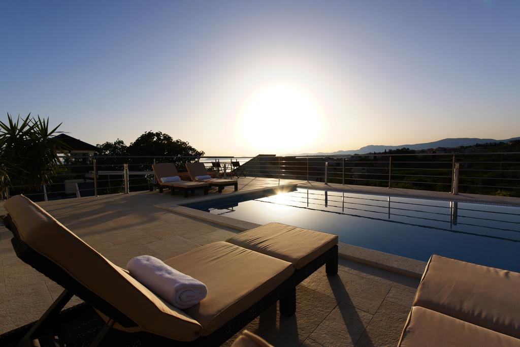 Villa Mermaid Your Croatian Haven With Luxury Pool And Scenic Views 珀德垂那 外观 照片