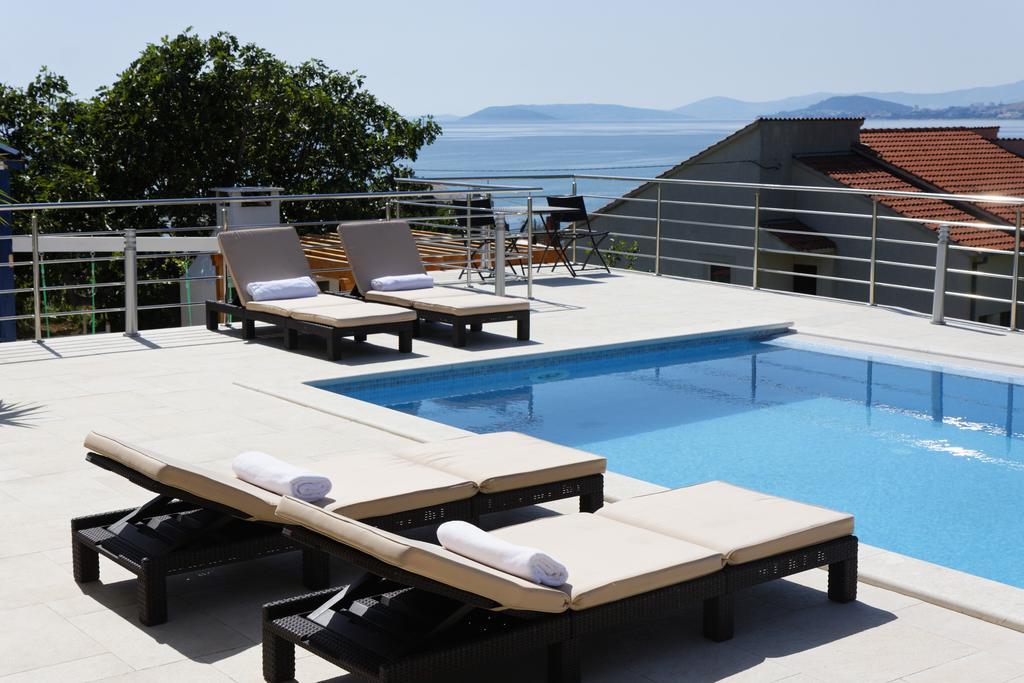 Villa Mermaid Your Croatian Haven With Luxury Pool And Scenic Views 珀德垂那 外观 照片